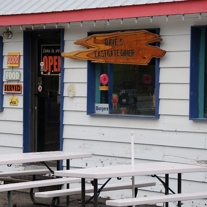 DSC_1136 Kanada; British Columbia; Penticton -> Vancouver Island; Manning Park; East Gate Diner Ein Diner ist ein typisches nordamerikanisches Restaurantgebäude, das aus...